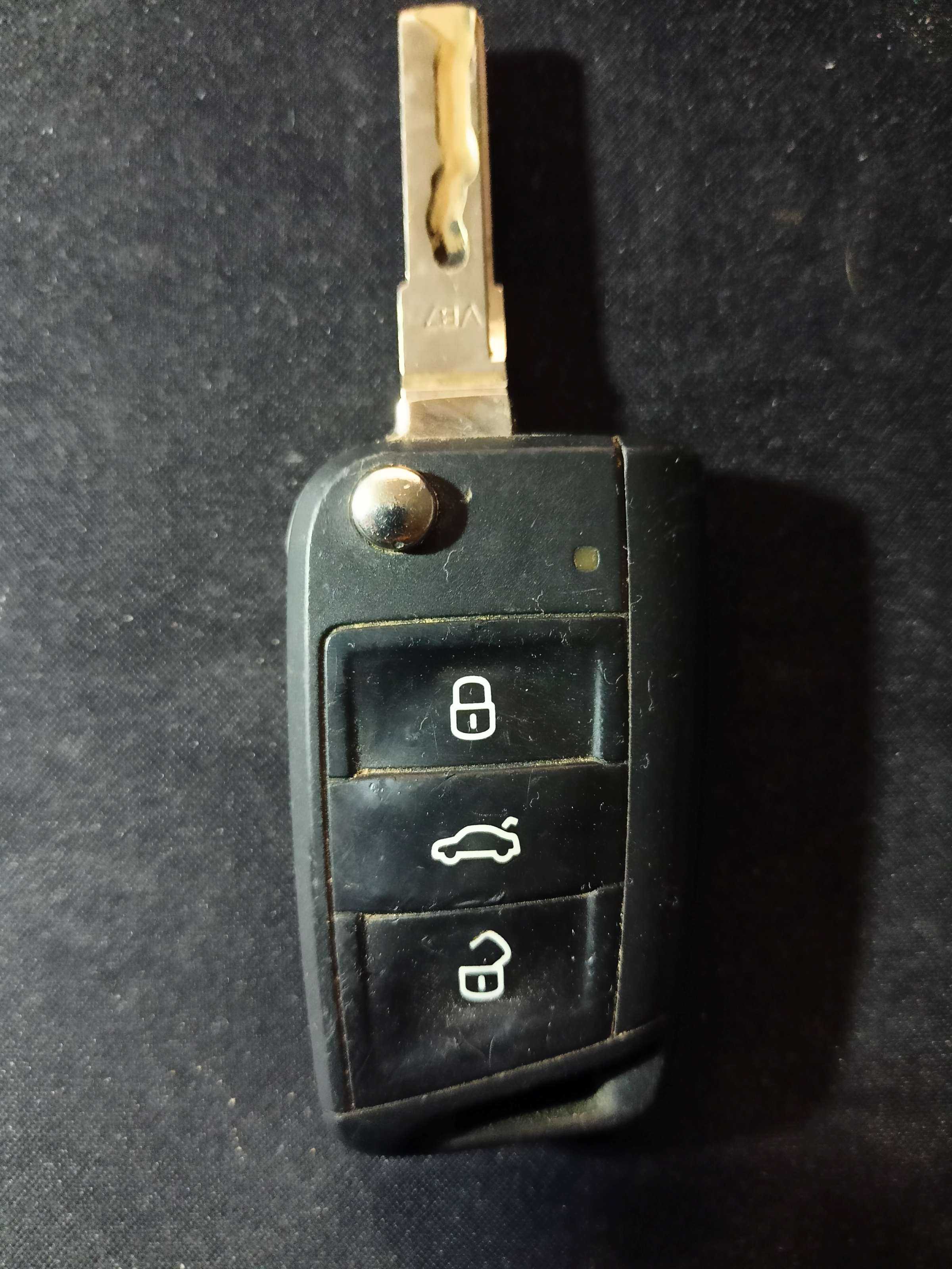 Najdeno: Avtomobilski ključi